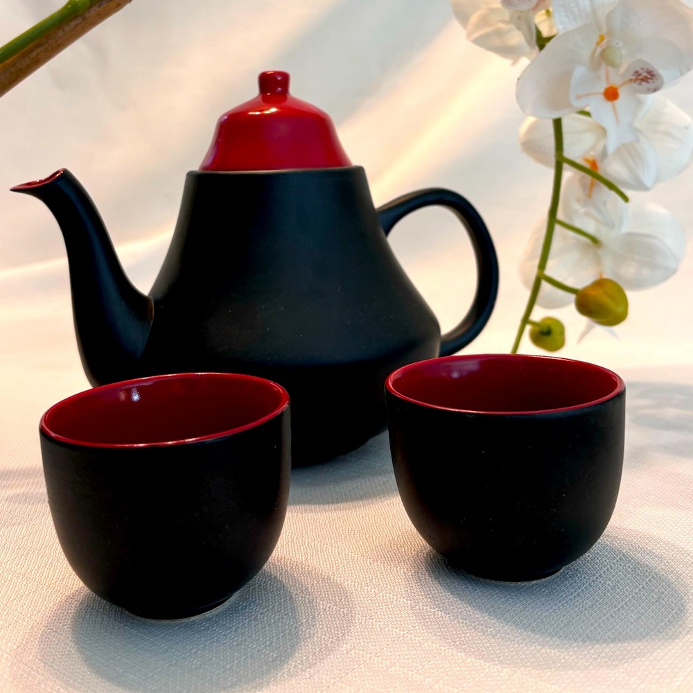 RARE! AVEDA Asian teapot and cups